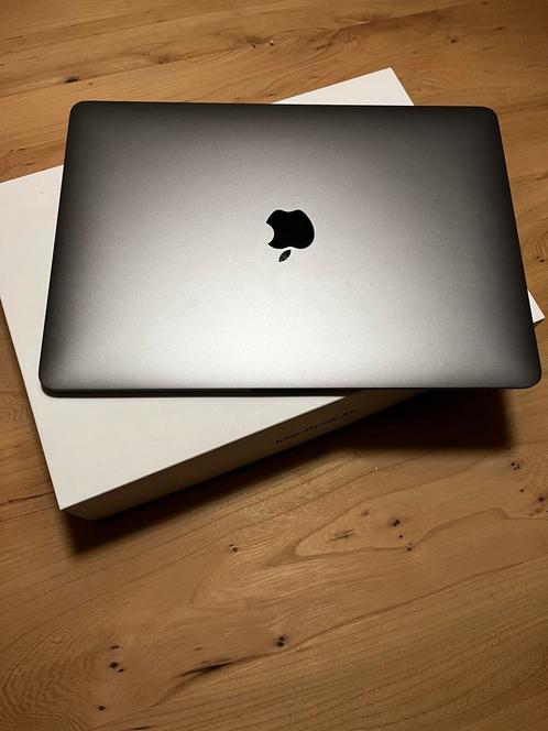 MacBook Air 2020 M1, 16GB  512GB  8-core CPU  8-core GPU