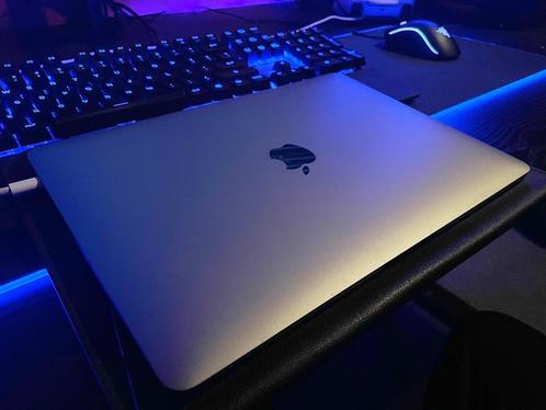 MacBook Air (2020) - M1 chip - 256gb SSD - 8GB