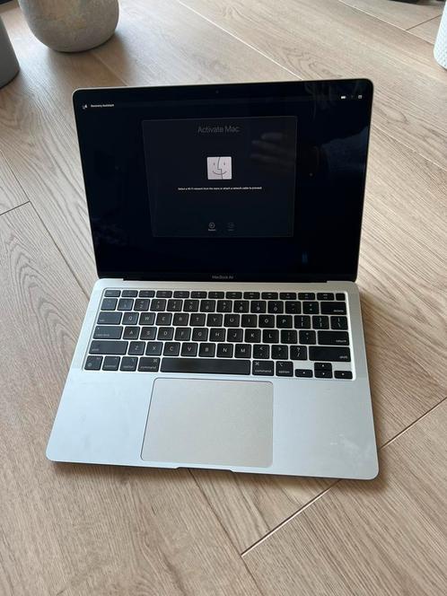 MacBook Air 2020 zilver (aankoopdatum 24032023)