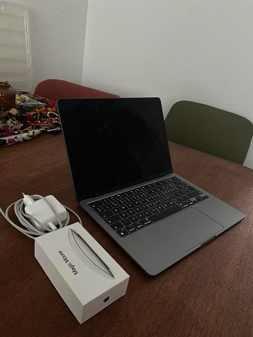 Macbook Air 2022 M2 8GB