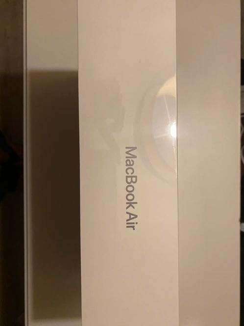 Macbook Air   M1  13.3 Inch  256 GB Nieuw in verplakking