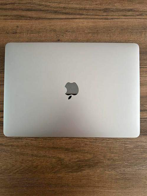 Macbook Air ( M1, 2020 )
