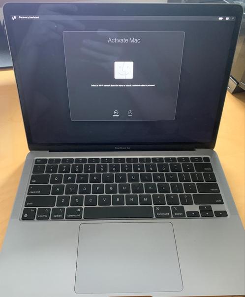 MacBook Air M1 8-core CPU 7-core GPU  incl. Sleeve