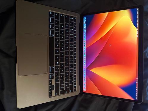 Macbook air m1 8gb  MOET SNEL WEG