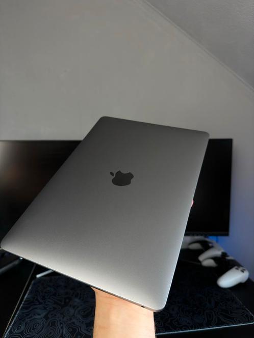 MACBOOK AIR M1- CHIP  2020