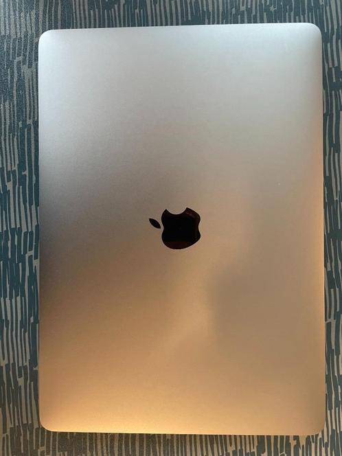 Macbook Air M1 (cracked screen)