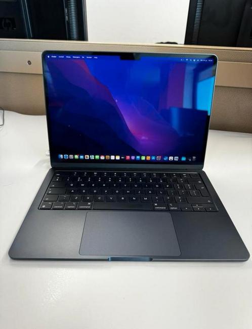 MacBook Air M2 , ZGAN