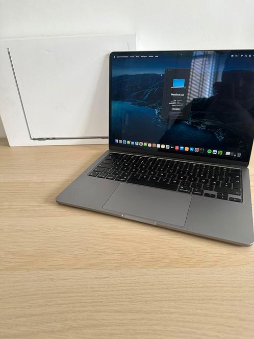 Macbook air m3 (2024)