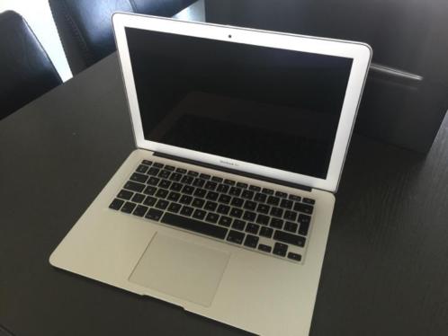 MacBook air mid 2011 Intel i7
