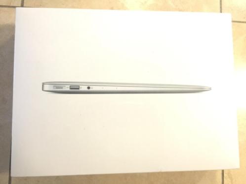 Macbook AIR Retina 13034 A1466 256GB nieuw geseald