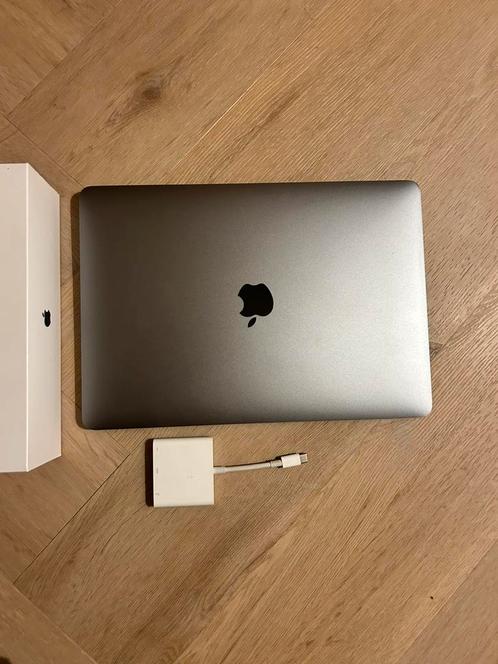 MacBook Air Space Grey 13,3 inch 2018 incl. HDMIUSB adapter