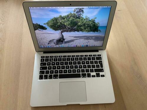 Macbook Air zilver 13 inch 128 GB uitstekende staat