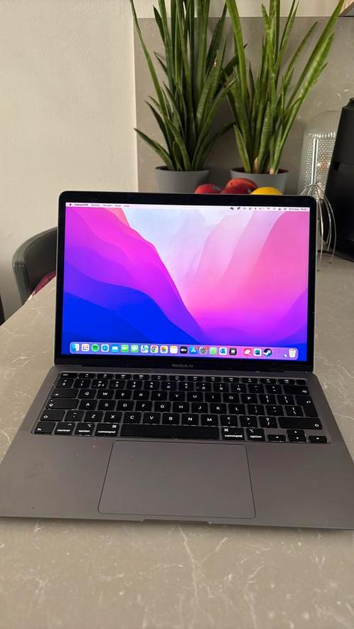 Macbook grijs plus orginele lader