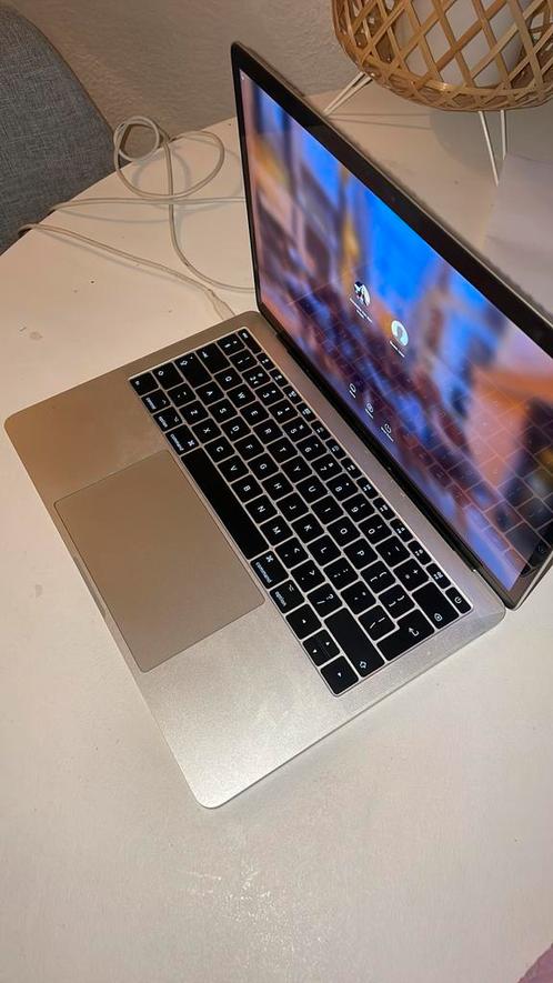 MacBook Pro 128GB (13-inch, 2017) zilver