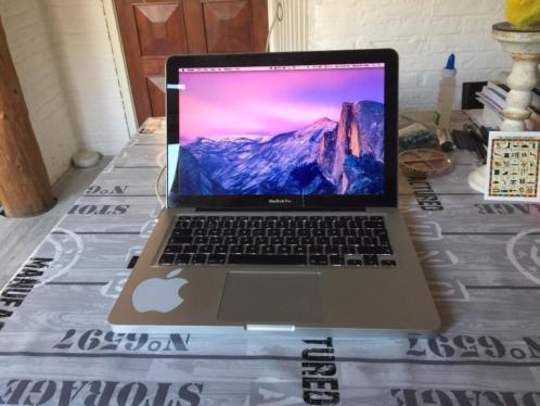 Macbook Pro 13 034 (Early 2011) Incl. Adobe Creative Suite CS6