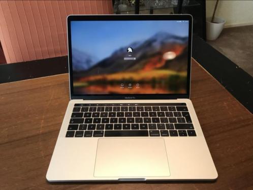 Macbook Pro 13 034TouchBar 2018 3.1 I5 8GB256 SSD 2 MAAND OUD