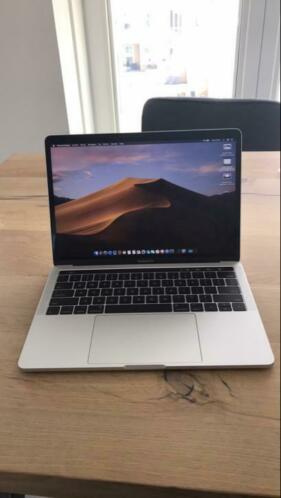 Macbook pro 13 2017 3.5ghz i7 16gb 256ssd jaar AppleCare 