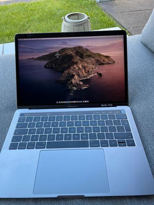 Macbook Pro 13 2017 full option (i7 3.5g16gb ram) 500gb SSD