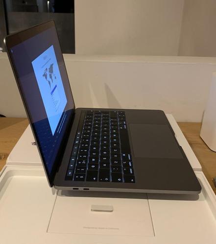 MacBook PRO 13 - i5 3.1GHZ, 8 GB DDR, 250 GB SSD