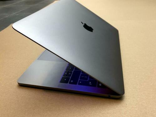 Macbook Pro 13 inch 2017 (2 thunderbolt 3 ports)