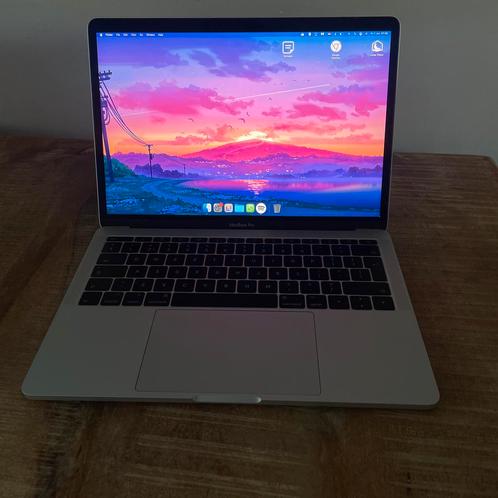 Macbook Pro 13 inch 2017 256GB SSD, Intel Core i5, 16GB Ram