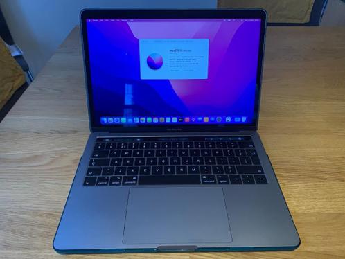 MacBook Pro (13-inch, 2017, TouchBar, Four USB-C ports)