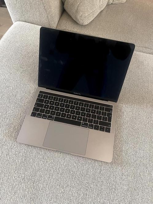 MacBook Pro 13 inch, 2018 met touchbar.