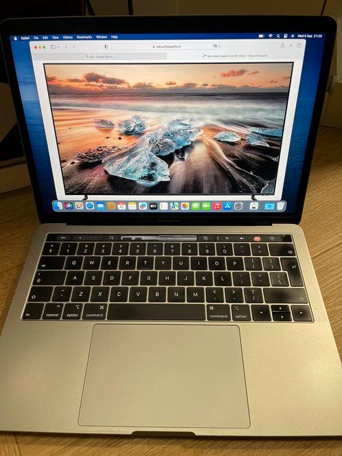 Macbook Pro 13 Inch 2018 Touch Bar - Intel i5 - 16GB - 500GB