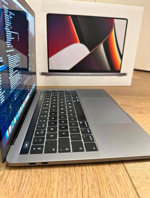 Macbook Pro 13 Inch 2018 Touch Bar - Intel i5 - 16GB RAM- 50