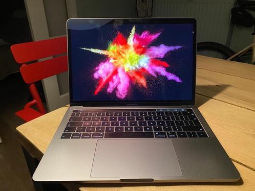 MacBook Pro 13 inch 2019 2.4gHz touch bar 3 jaar garantie