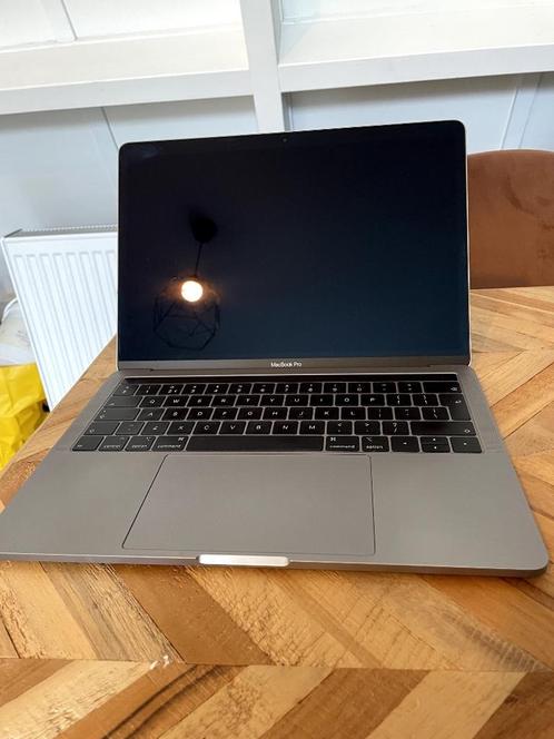Macbook pro 13-inch (2019) 256GB