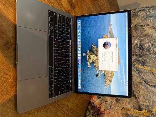 Macbook pro 13 inch 2019 512GB Touchbar