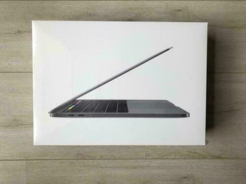 MacBook pro 13 inch 2019 touch bar, i7, 16 gb ram