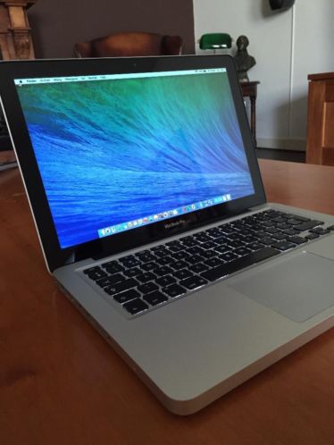 Macbook pro 13 inch 2,4 GHz 4gb ram 250gb hdd