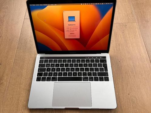MacBook Pro 13 inch, 256GB, 8 GB ram g, intel Iris 1536 MB