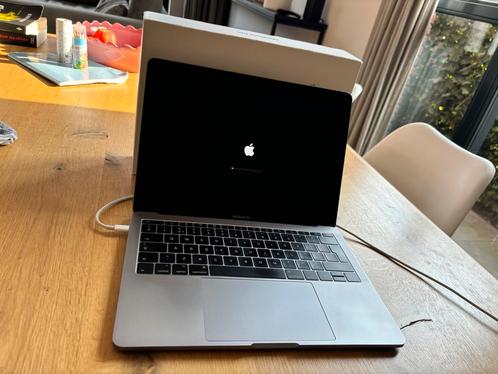 MacBook Pro - 13 inch