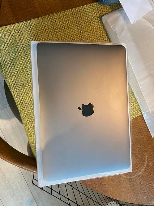 MacBook Pro 13-inch 512 GB Space Gray