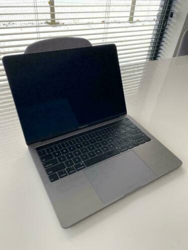 Macbook pro 13 inch 512 GB SSD 16 GB ram