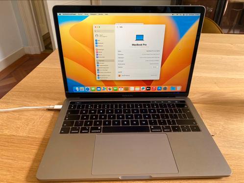 Macbook Pro 13 inch 8 gb met scrollbar 2018