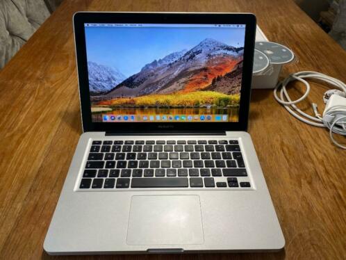 MacBook Pro 13 inch Early 2011 750gb