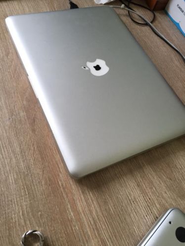 Macbook pro 13 inch early 2011 met ssd en harde schijf