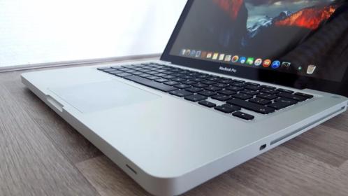 Macbook pro 13 inch i5 2.4 Ghz  128GB SSD  500GB