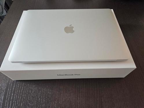 Macbook Pro 13 inch i5 512GB SSD Zilver Touch bar (2020)