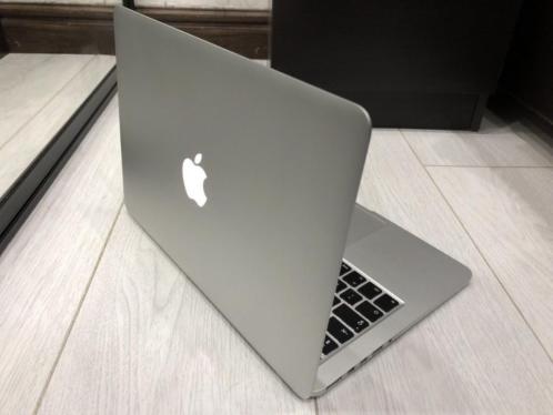 Macbook Pro 13 Inch i7 3,1 Ghz  512 GB 16 GB 2016  Office