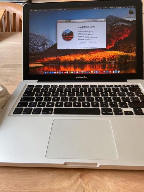 MacBook Pro (13-inch  id 2010  2 stuks zijn inorde met doos
