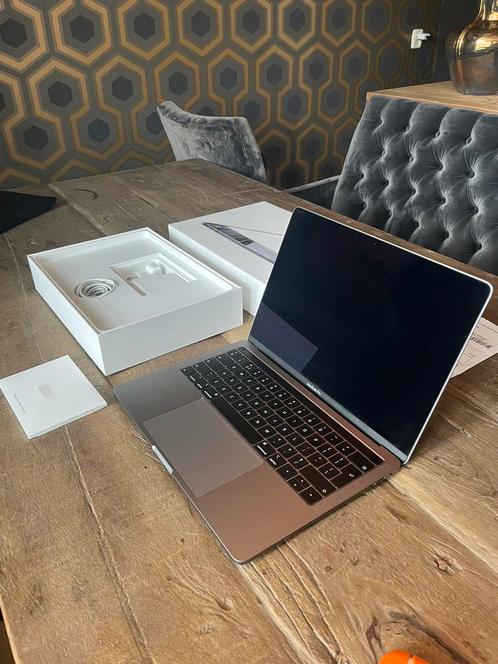 MacBook Pro 13 inch (INCl AANKOOP BON) Touchbar-2020 model