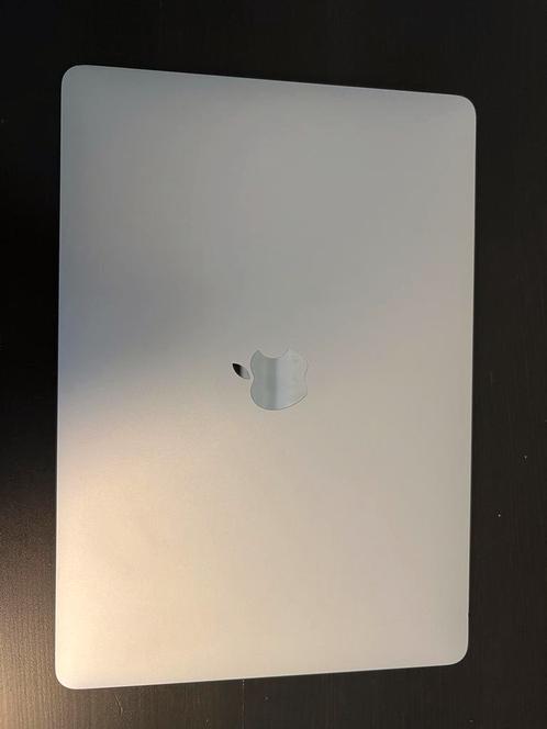 MacBook Pro 13 inch M1 2020  Apple sleeve