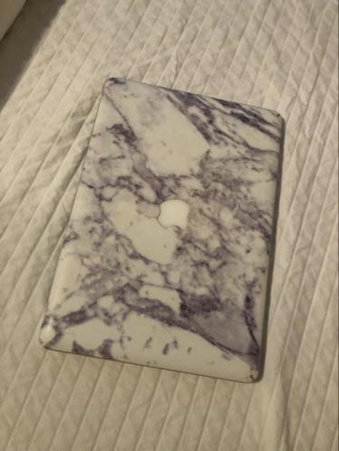 MacBook Pro 13-inch Marble sticker makkelijk te verwijderen