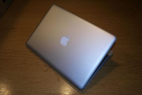 Macbook Pro 13 inch medio 2010 8GB geheugen en 750GB HD