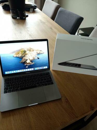 MacBook pro 13 inch nieuw staat